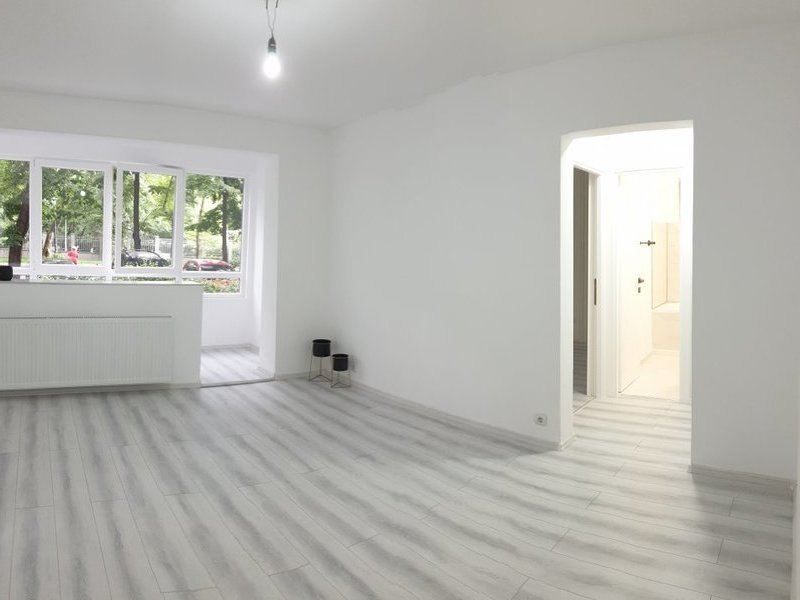 Titan, bd. Basarabia, langa Parcul Gheorghe Petrascu