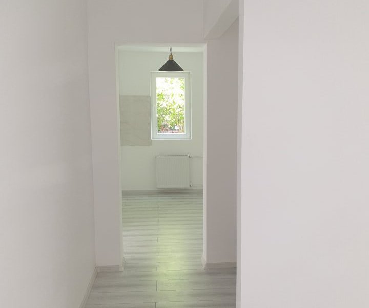 Titan, bd. Basarabia, langa Parcul Gheorghe Petrascu