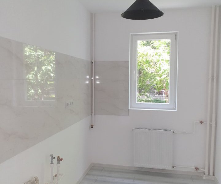 Titan, bd. Basarabia, langa Parcul Gheorghe Petrascu